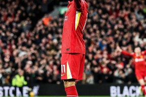 萨拉赫意外战胜SKT，出色防守引爆全场！-九游娱乐